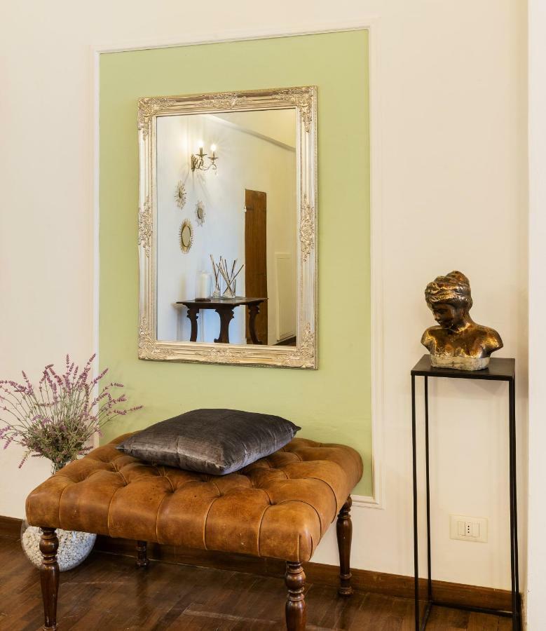 Historic Center Palace - Huge 4 Bedrooms Santa Croce - By Likehomeflorence Apartamento Florencia