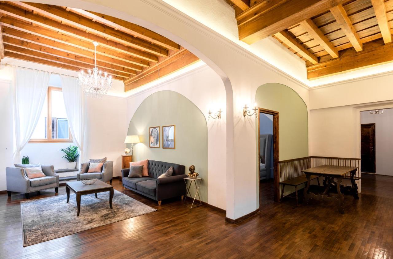 Apartamento Historic Center Palace - Huge 4 Bedrooms Santa Croce - By Likehomeflorence Florencia