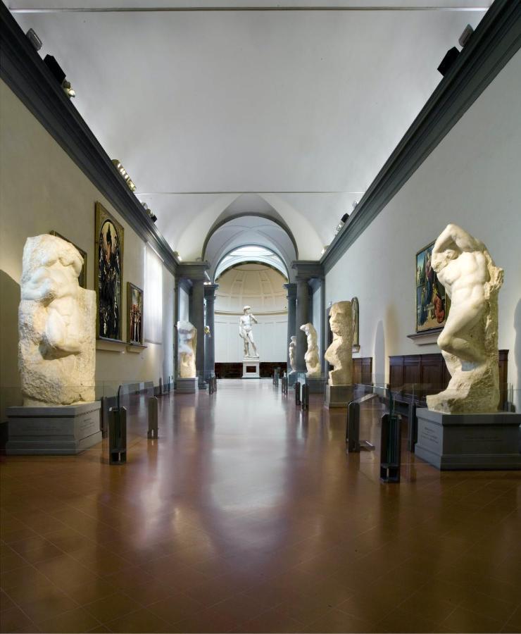 Historic Center Palace - Huge 4 Bedrooms Santa Croce - By Likehomeflorence Apartamento Florencia