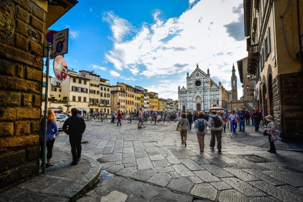 Historic Center Palace - Huge 4 Bedrooms Santa Croce - By Likehomeflorence Florencia