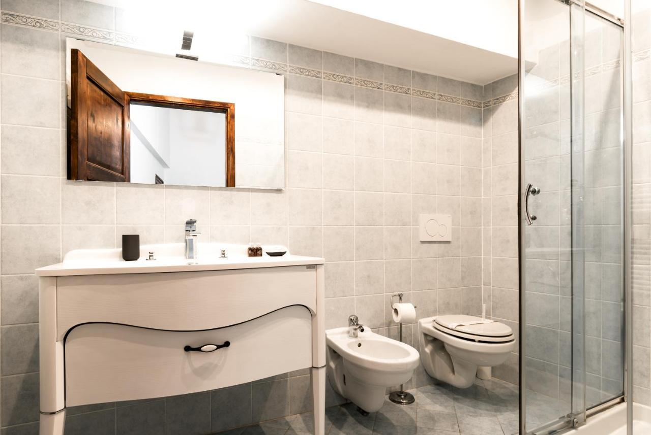 Historic Center Palace - Huge 4 Bedrooms Santa Croce - By Likehomeflorence * Florencia